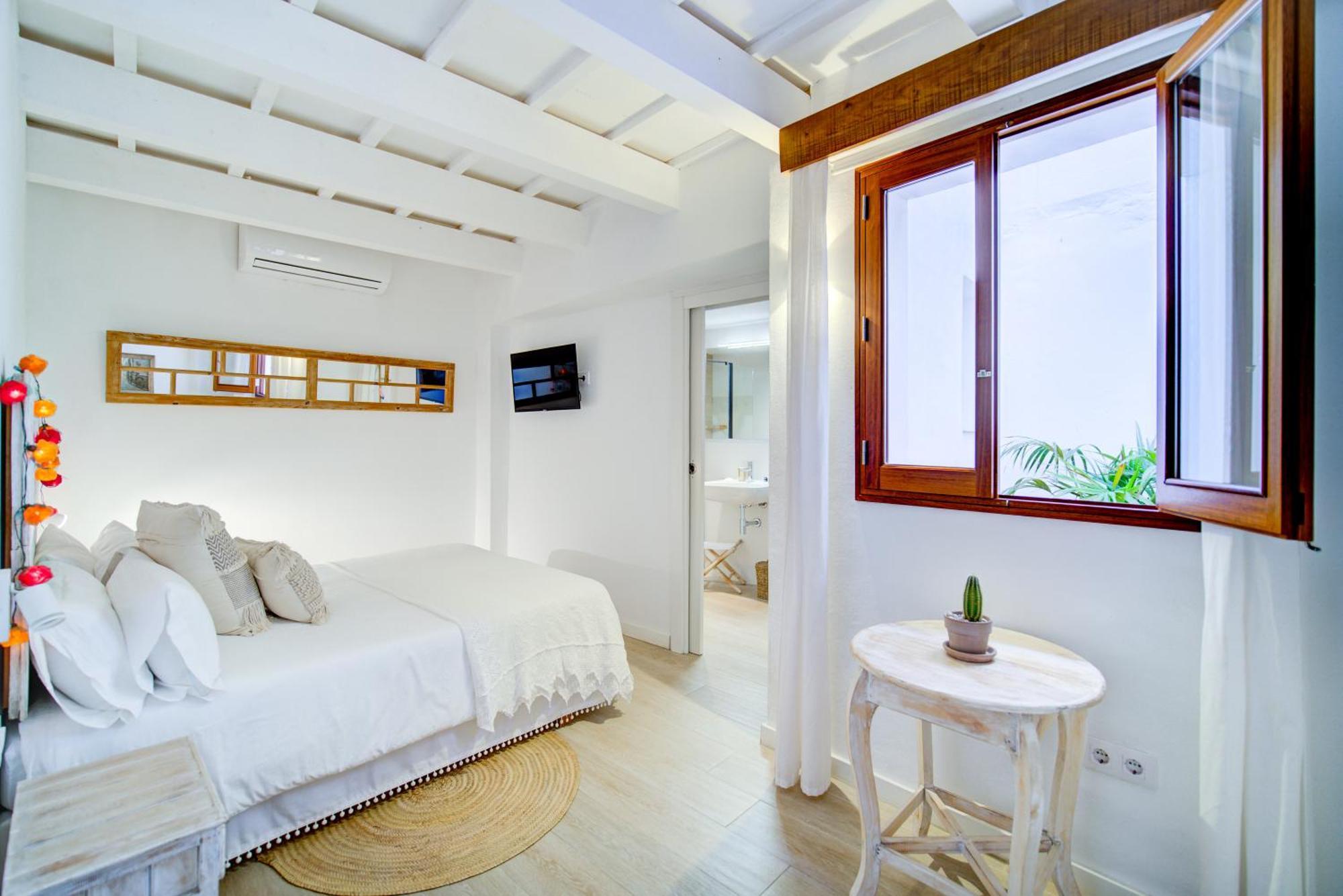 Calma Hotel Ciutadella  Extérieur photo